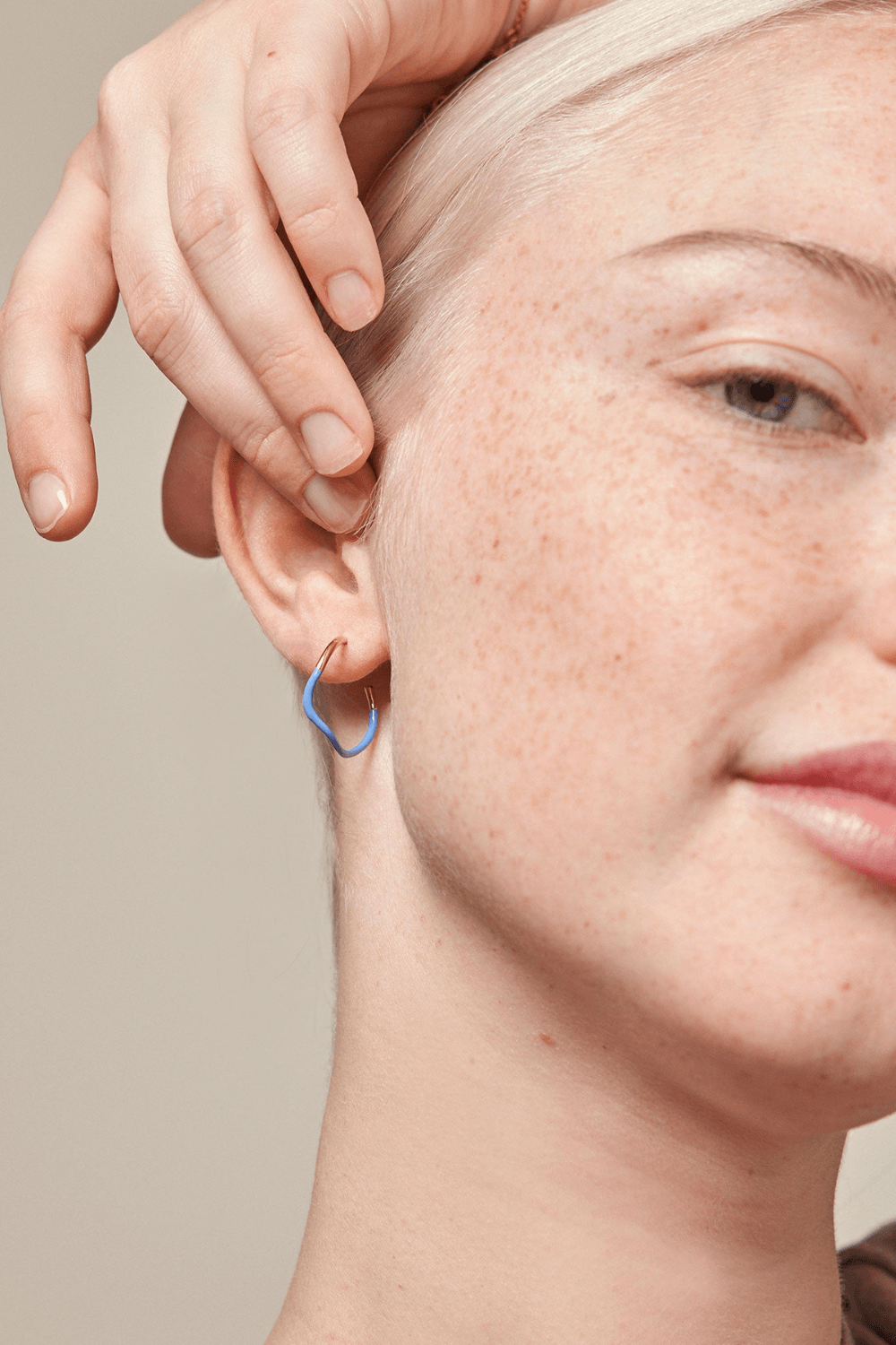 Sway Hoops in Cornflower