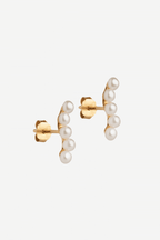 Evie Studs in Pearls