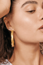 Evie Studs in Pearls