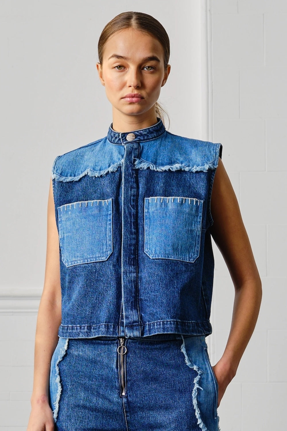 Ari Waistcoat in Dark Vintage Scallop