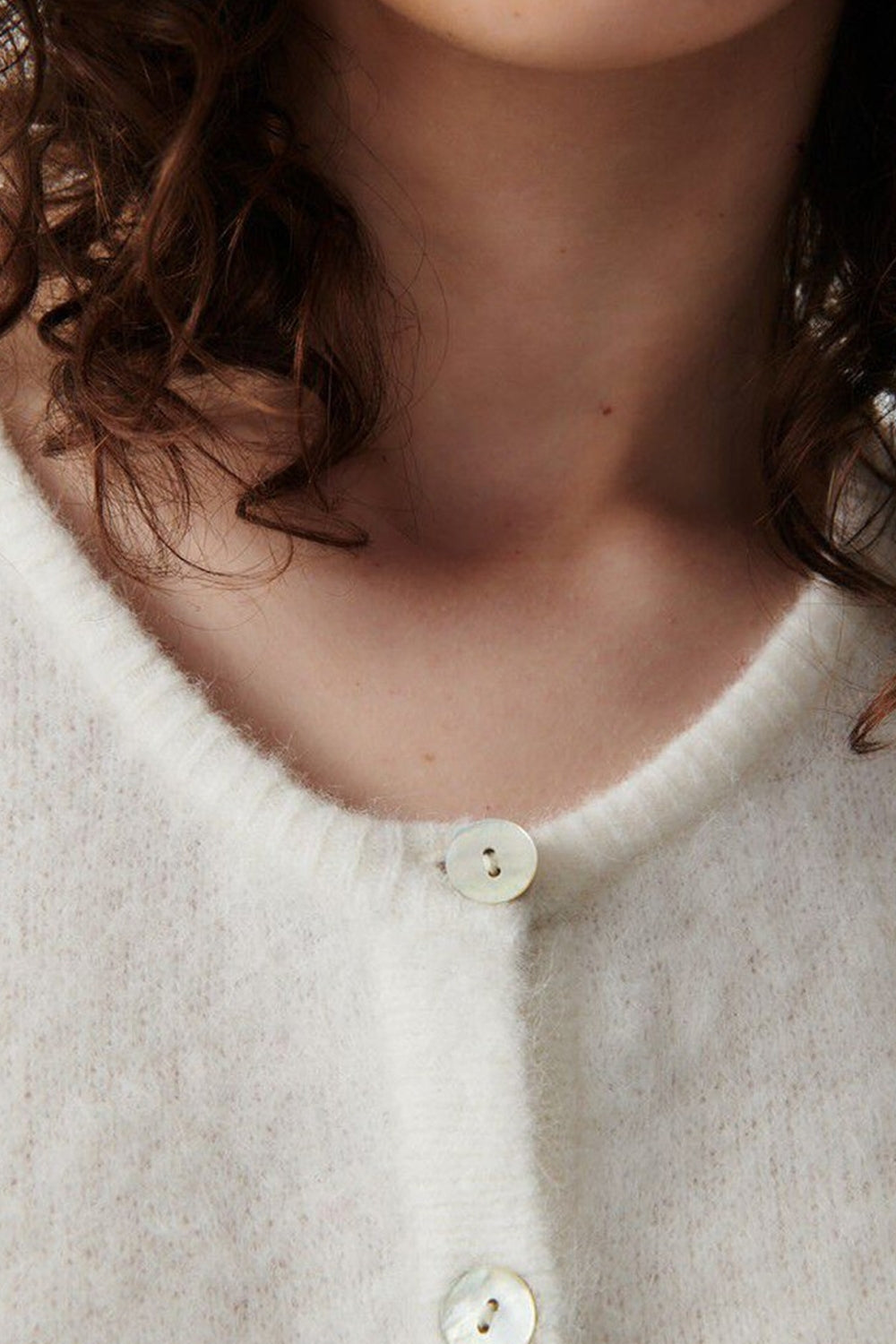Vitow Cardigan in White
