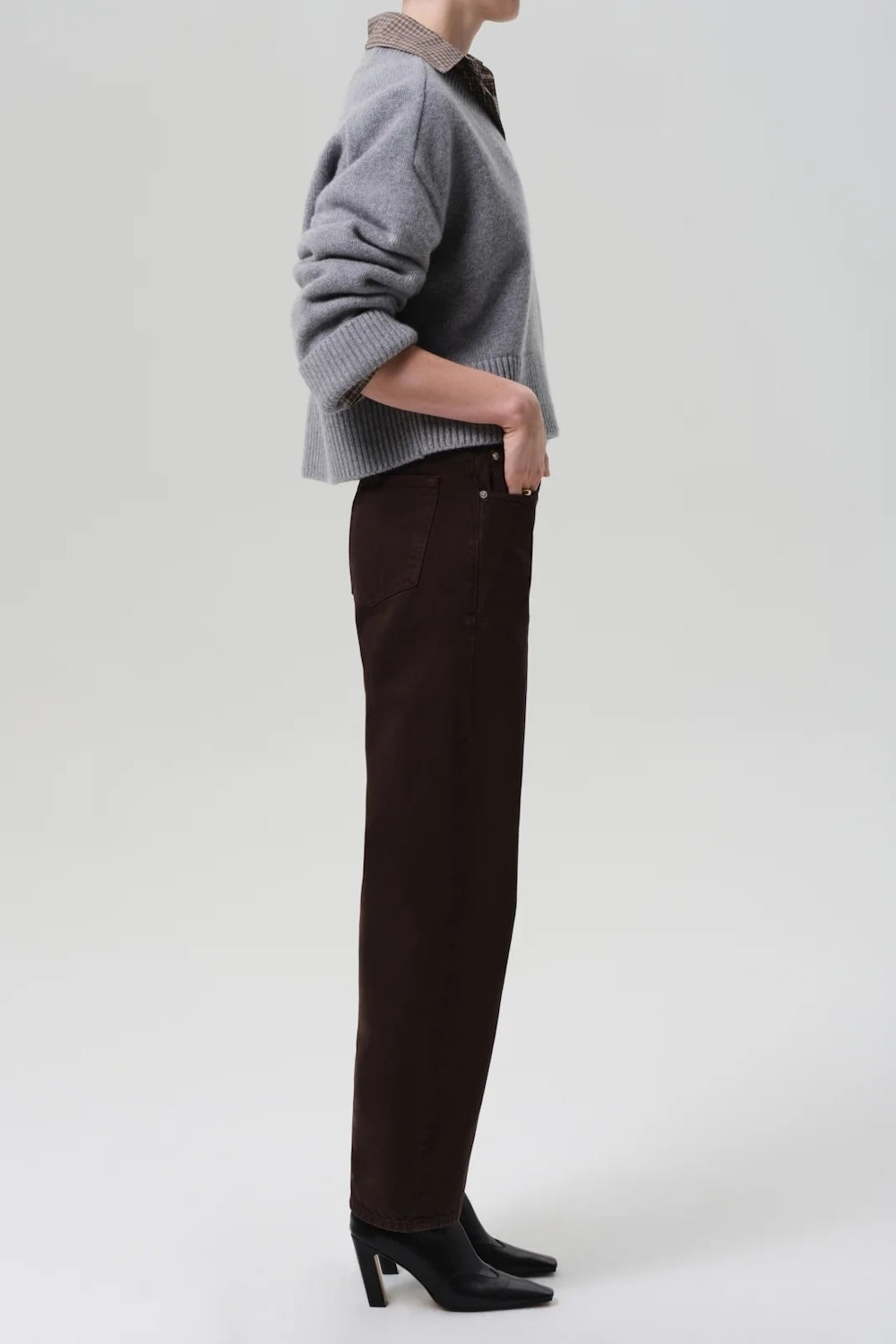 Miro Relaxed Jeans in Carob
