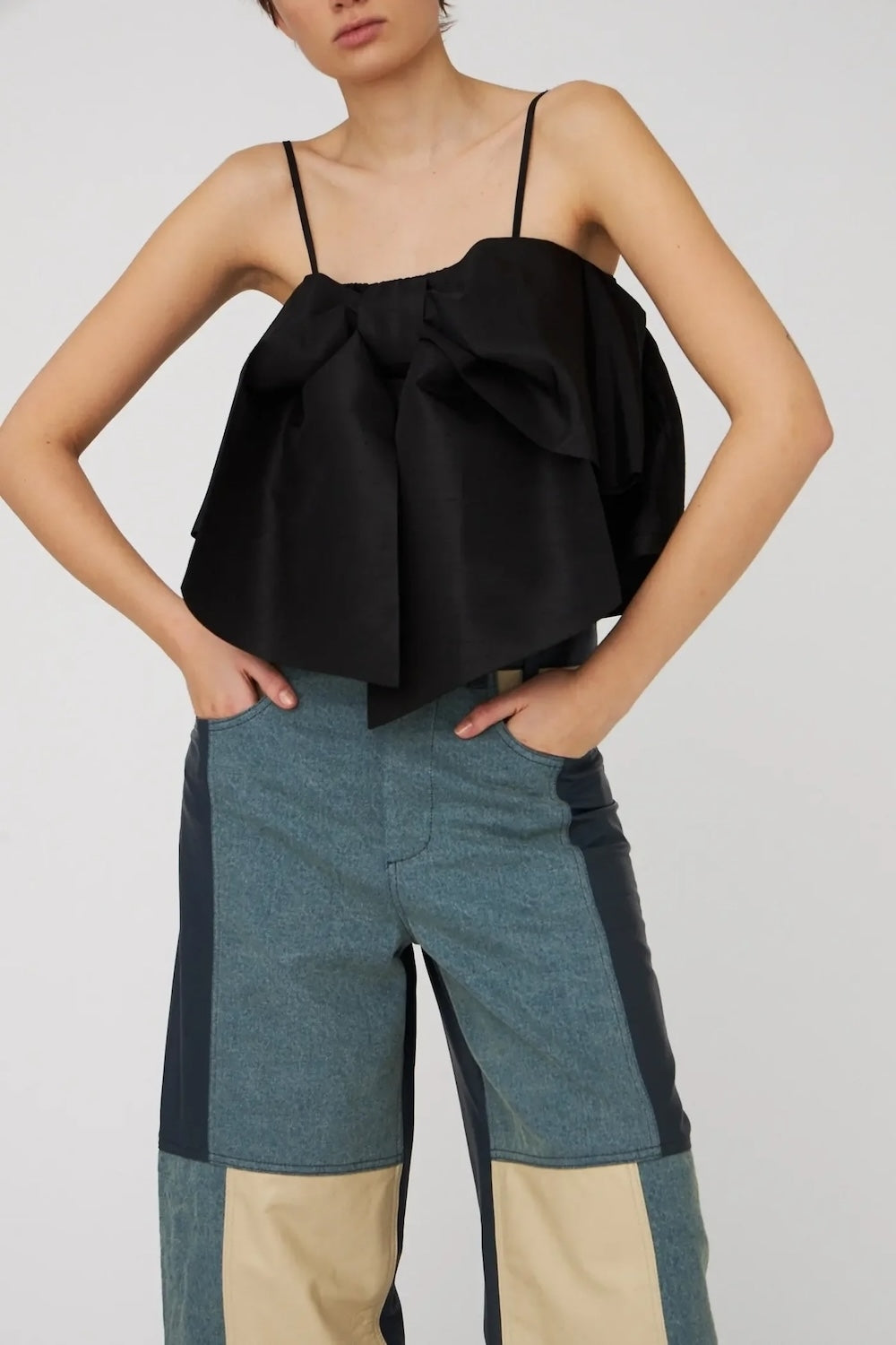 Crispy Bow Top in Black