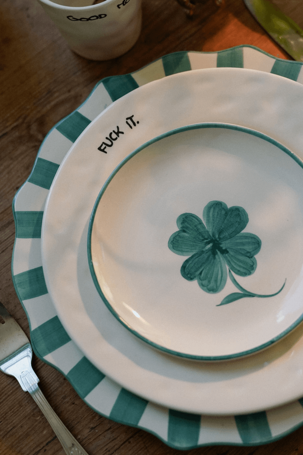 Pine Scalloped Dinner Plate in Green