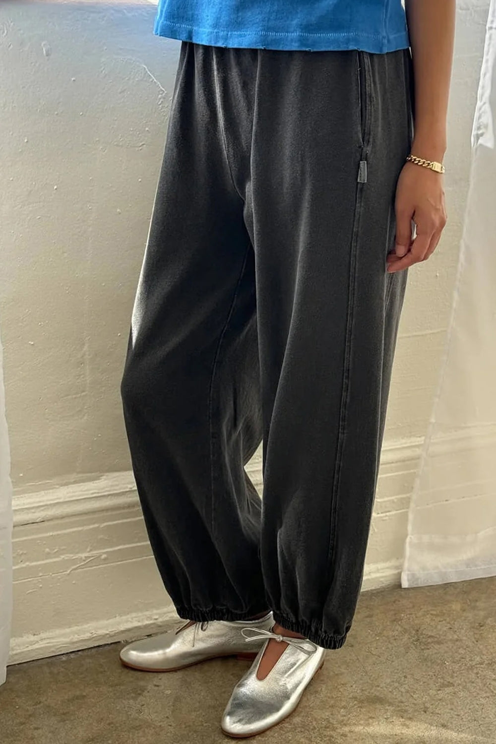 Balloon Pants in Almost Black