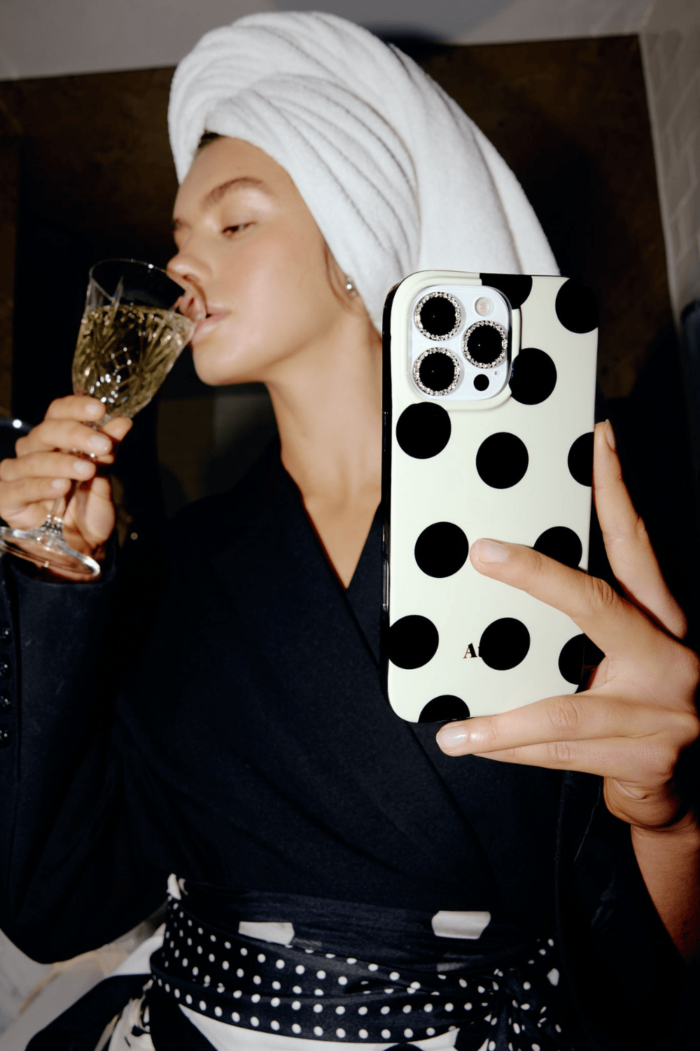 Ivory Polka Dot Case - iphone 17