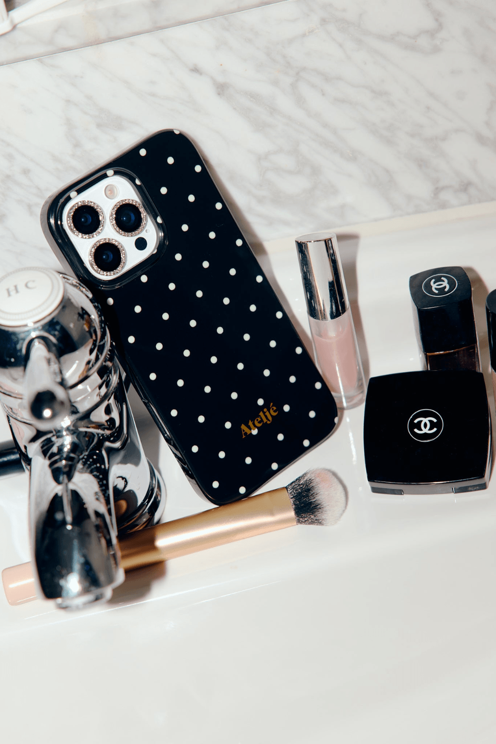Black Mini Polkadot Case - iphone 16