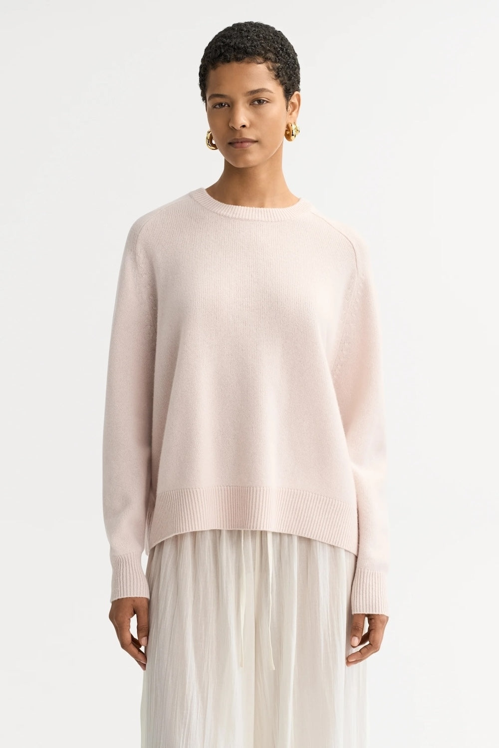 Boyfriend Crew Neck Cashmere Sweater in Powder