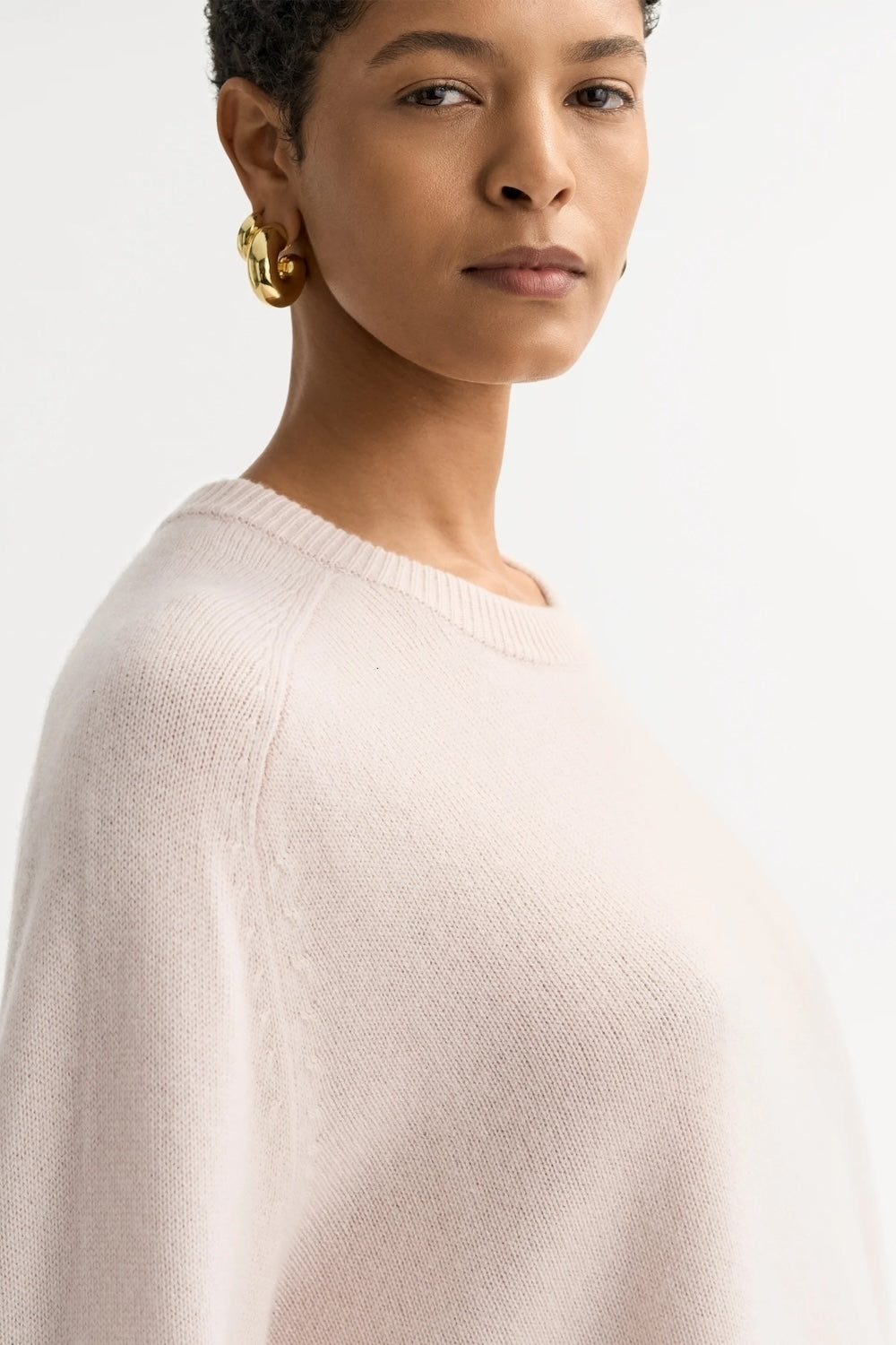 Boyfriend Crew Neck Cashmere Sweater in Powder
