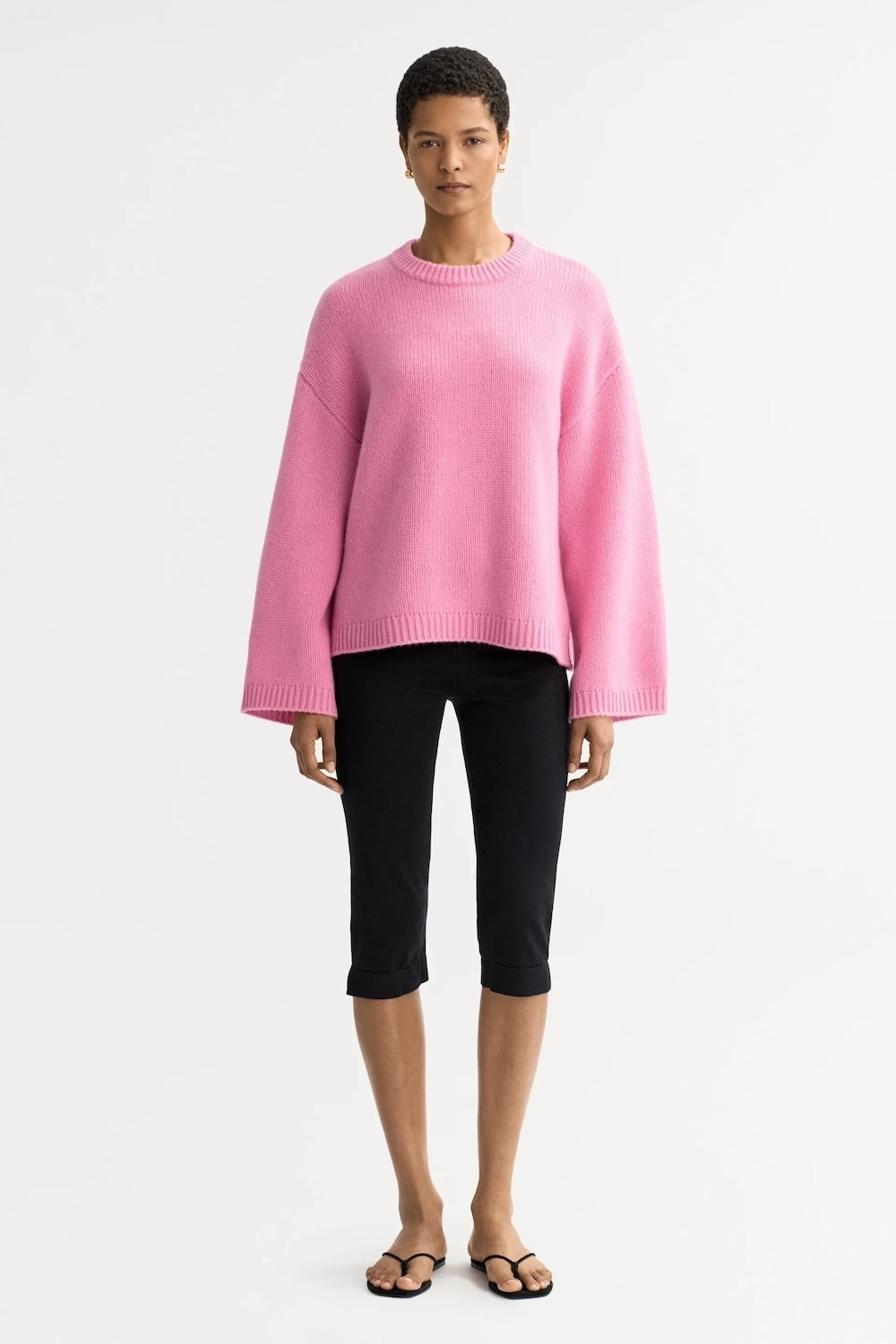 Soft Goat Chunky Crew Neck Cashmere Sweater in Pink