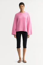 Soft Goat Chunky Crew Neck Cashmere Sweater in Pink