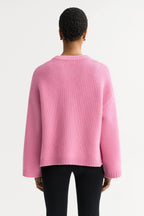 Soft Goat Chunky Crew Neck Cashmere Sweater in Pink