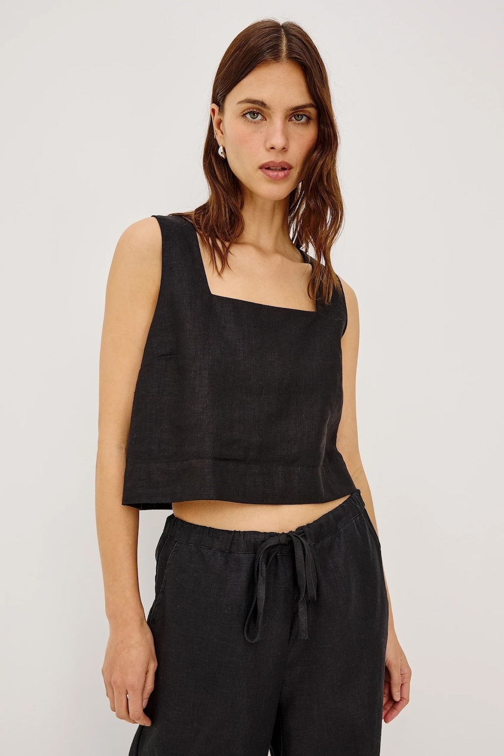 Akira Top in Black Linen