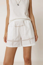 Shorts in White