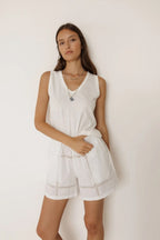 Shorts in White