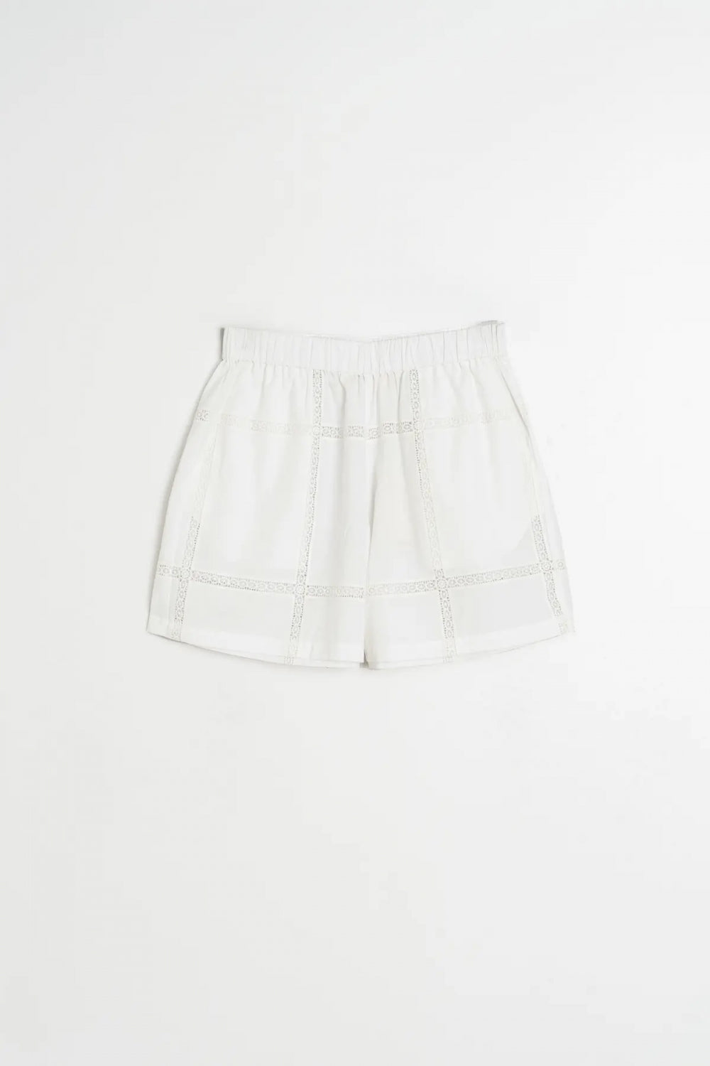 Shorts in White