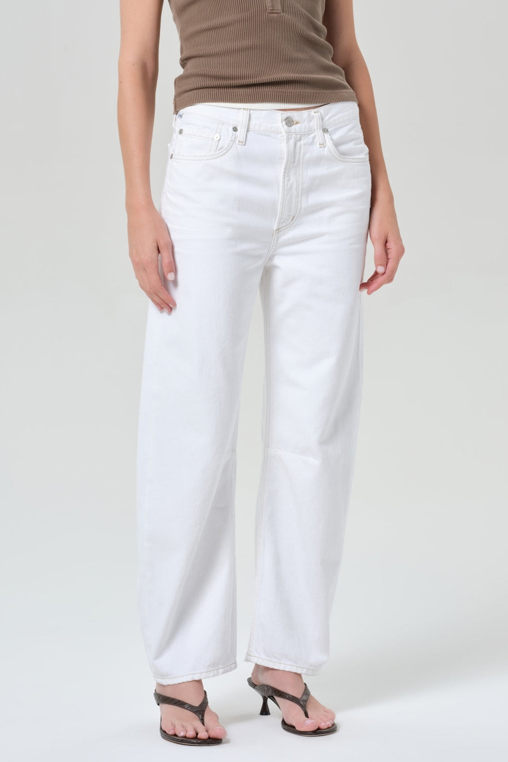 Miro Relaxed Barrel Leg Jean in Soft White