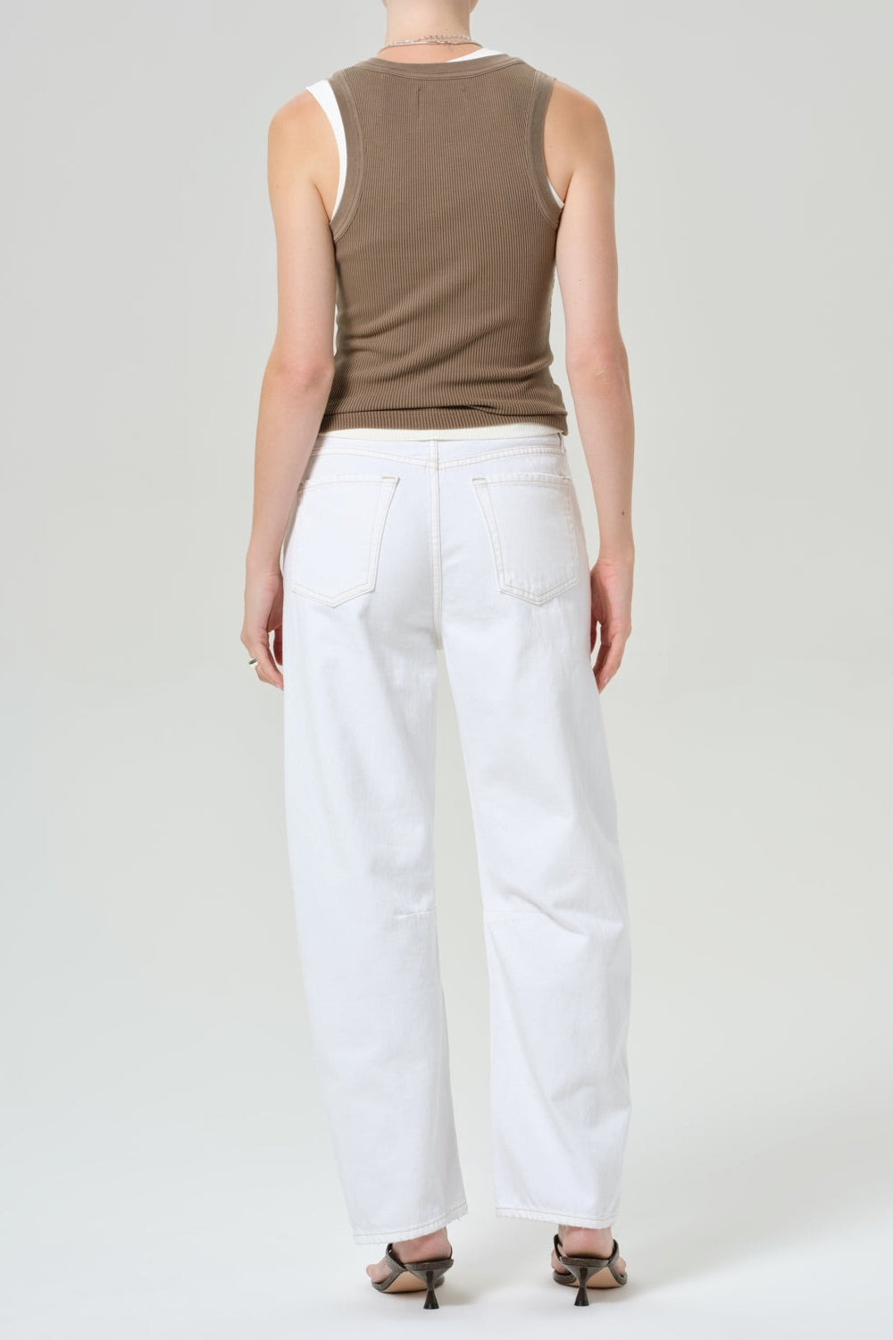 Miro Relaxed Barrel Leg Jean in Soft White