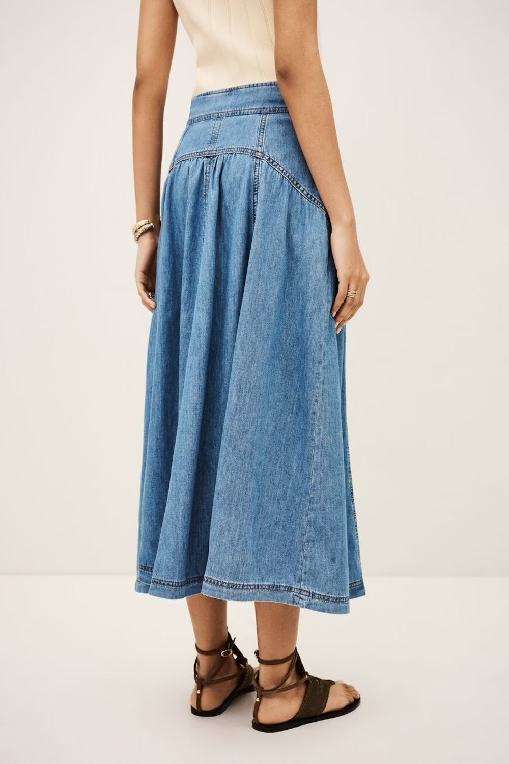 Lonia Mid Length Skirt in Light Used Blue