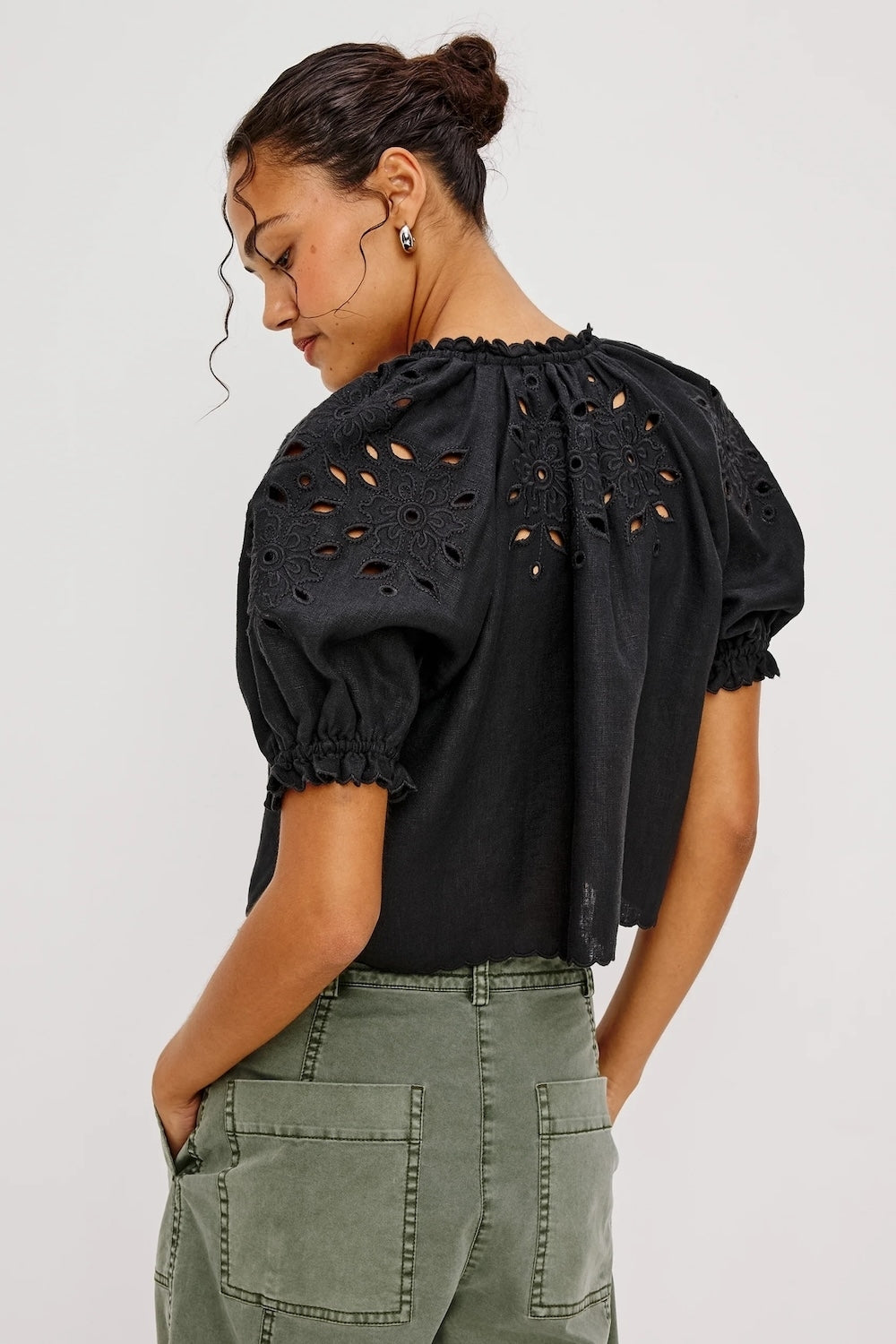 Lizbeth Linen Top in Black