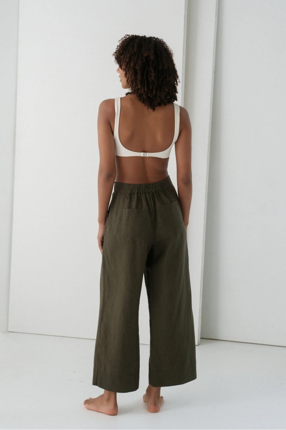 Ivy Linen Crop Pants in Khaki