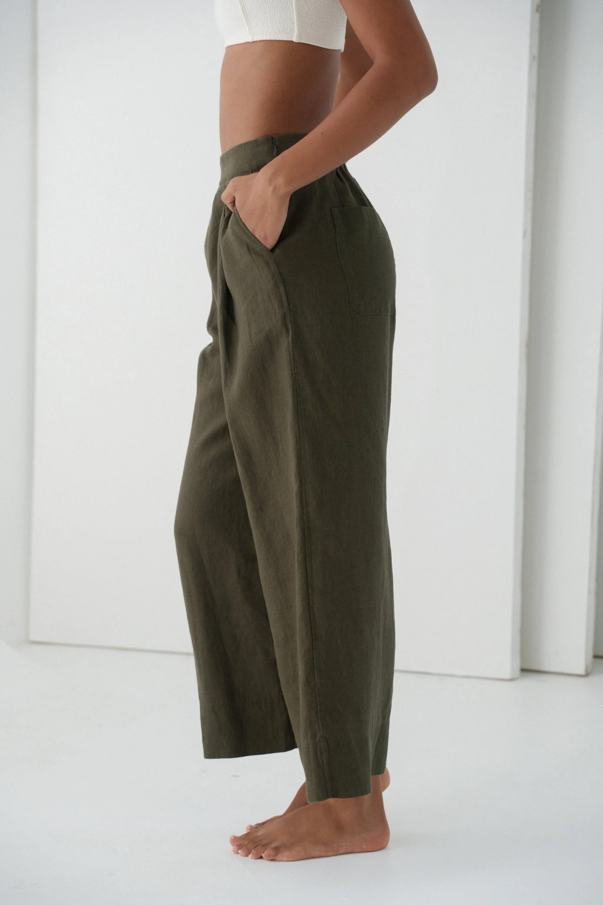Ivy Linen Crop Pants in Khaki
