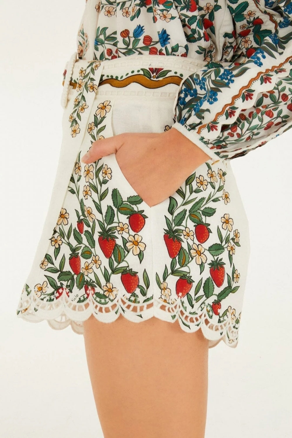 Fruit Beauty Richelieu Running Shorts in Off White