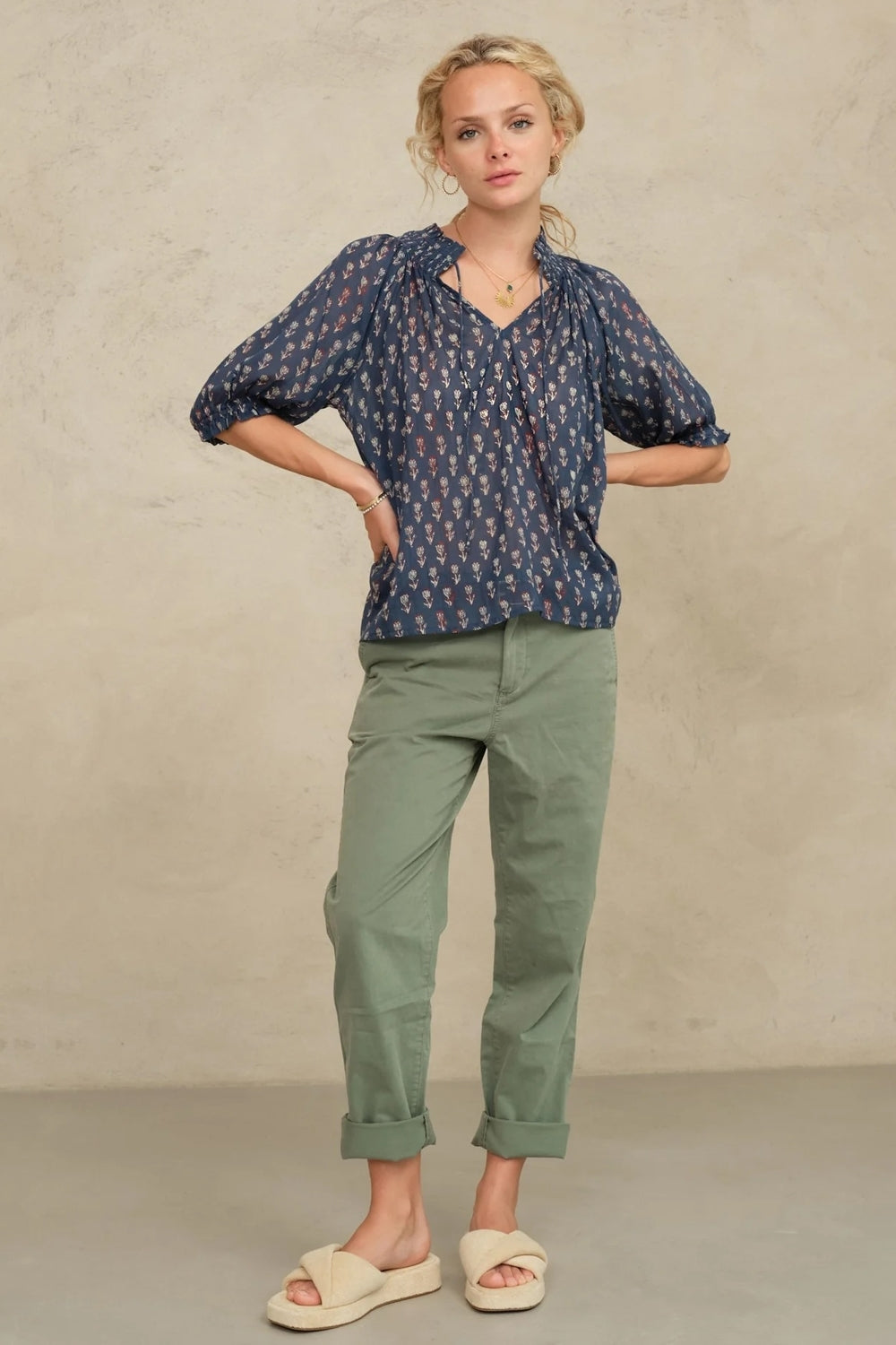 Ari Print Short Sleeve Top in Indigo