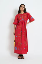 Amapola Embroidery Dress in Rojo