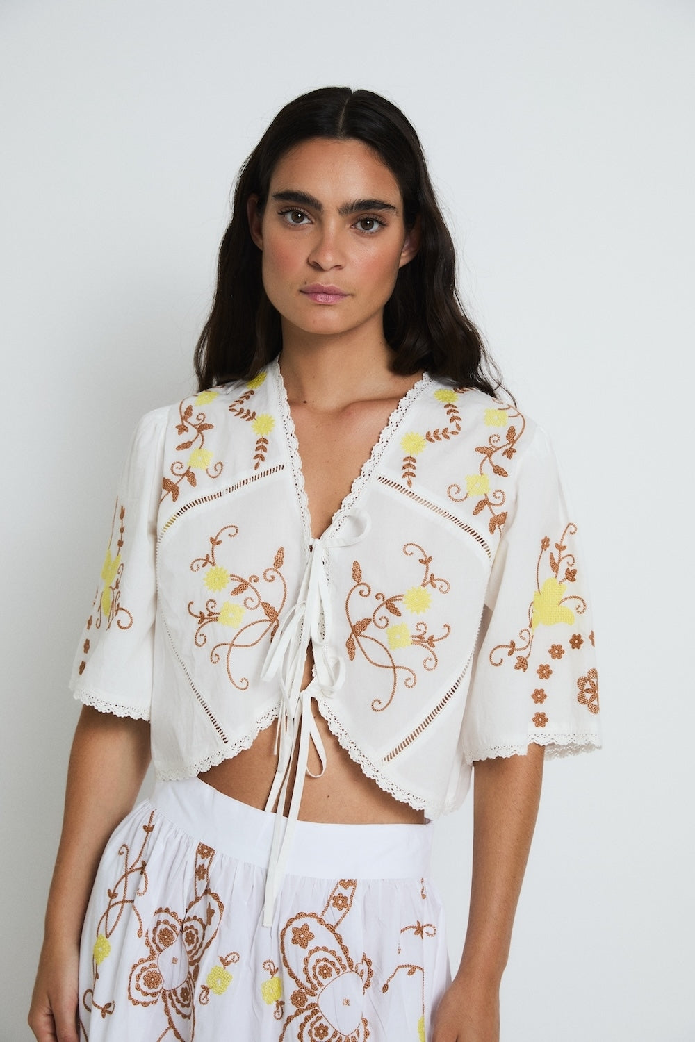 Amapola Embroidery Blouse in Crudo