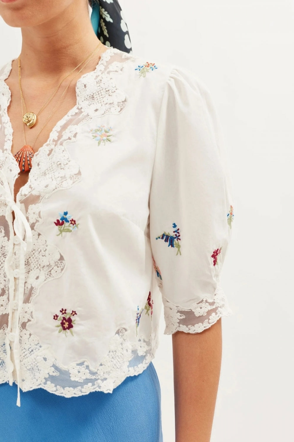 Ursula Top in Bud Embroidery Ivory