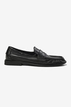 PAVEMENT Elmira Loafer in Black Leather