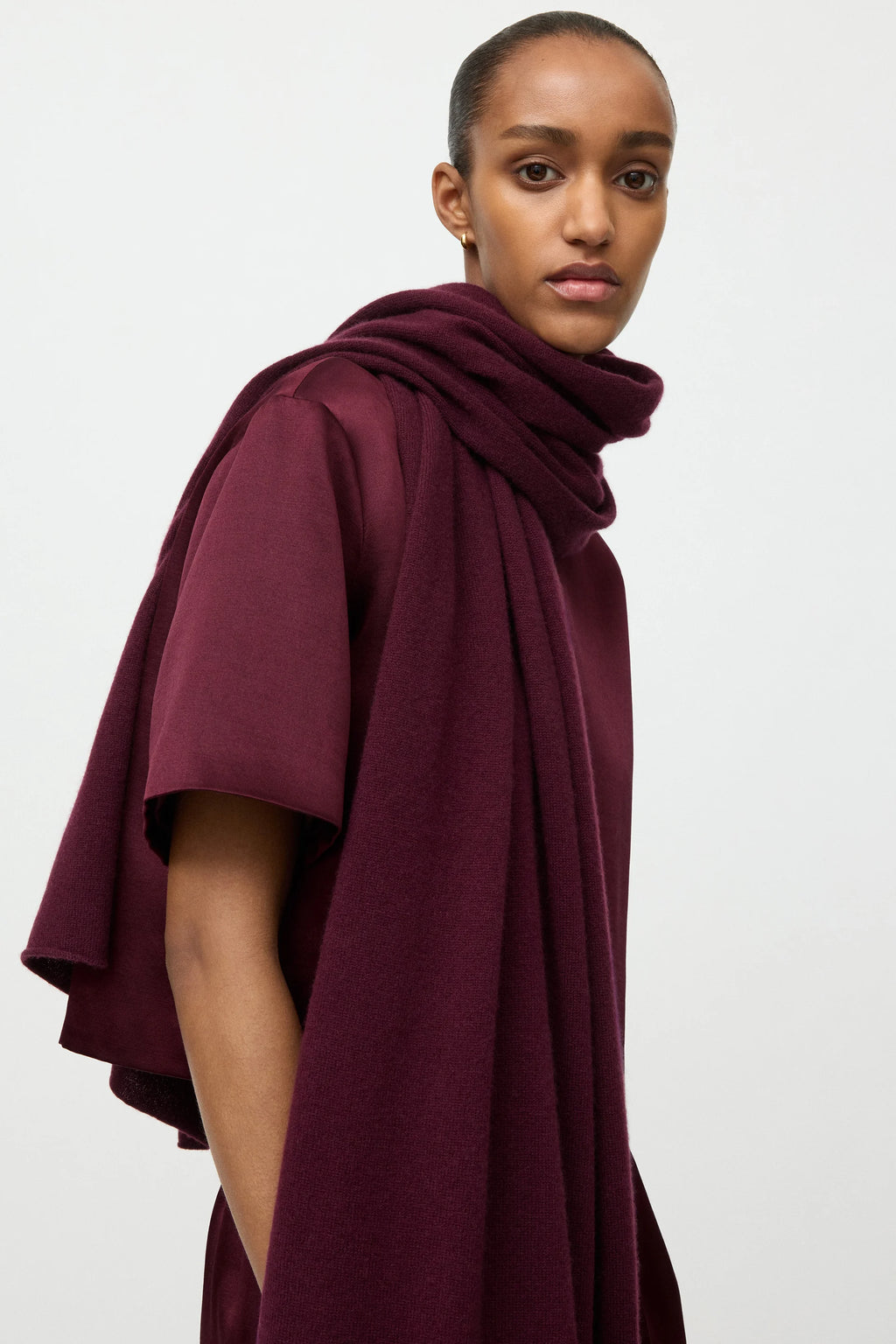 SOFT GOAT Knitted Scarf in Bordeaux