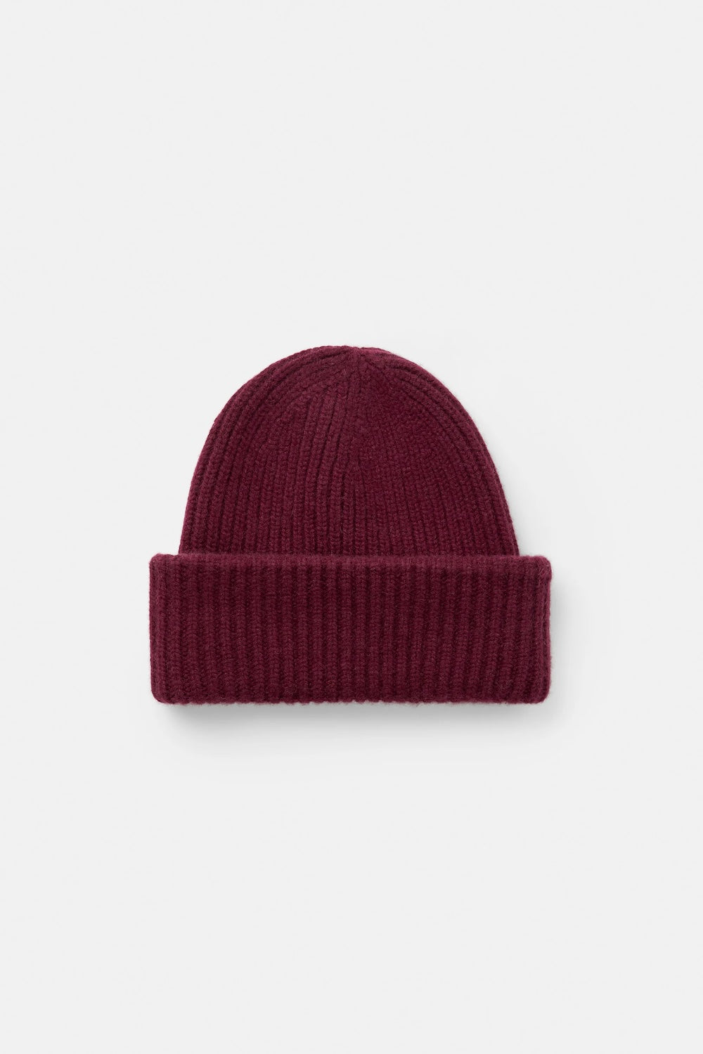 SOFT GOAT Ribbed Beanie in Bordeaux