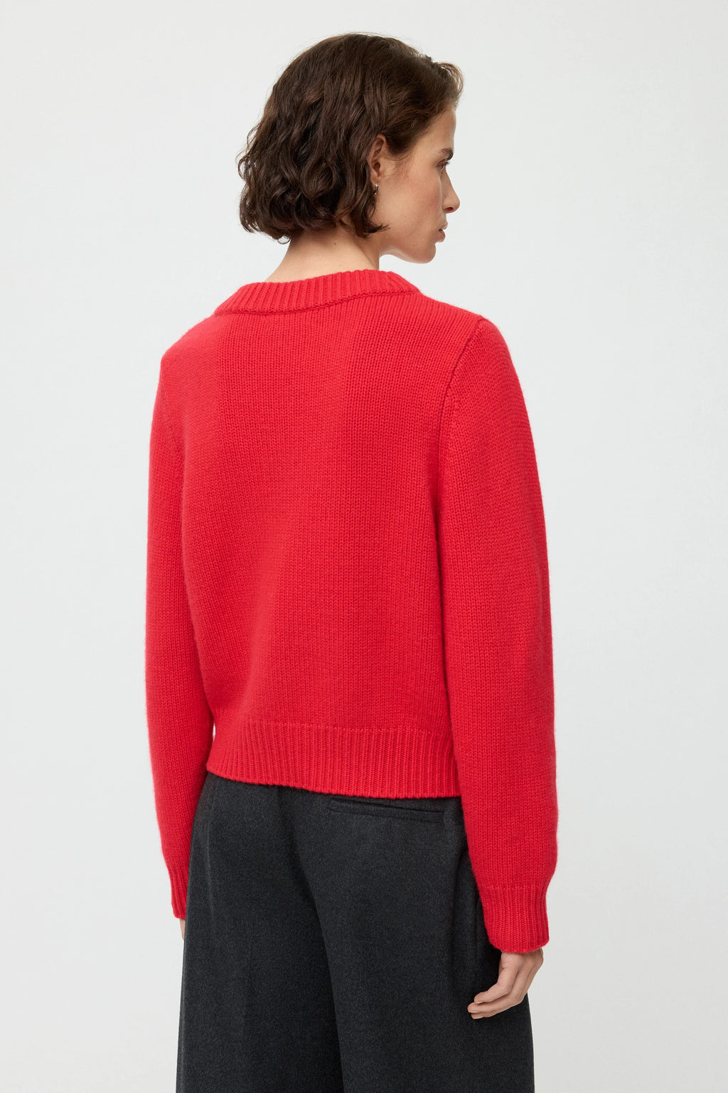 SOFT GOAT Chunky V-neck in Rouge