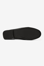 PAVEMENT Elmira Loafer in Black Leather