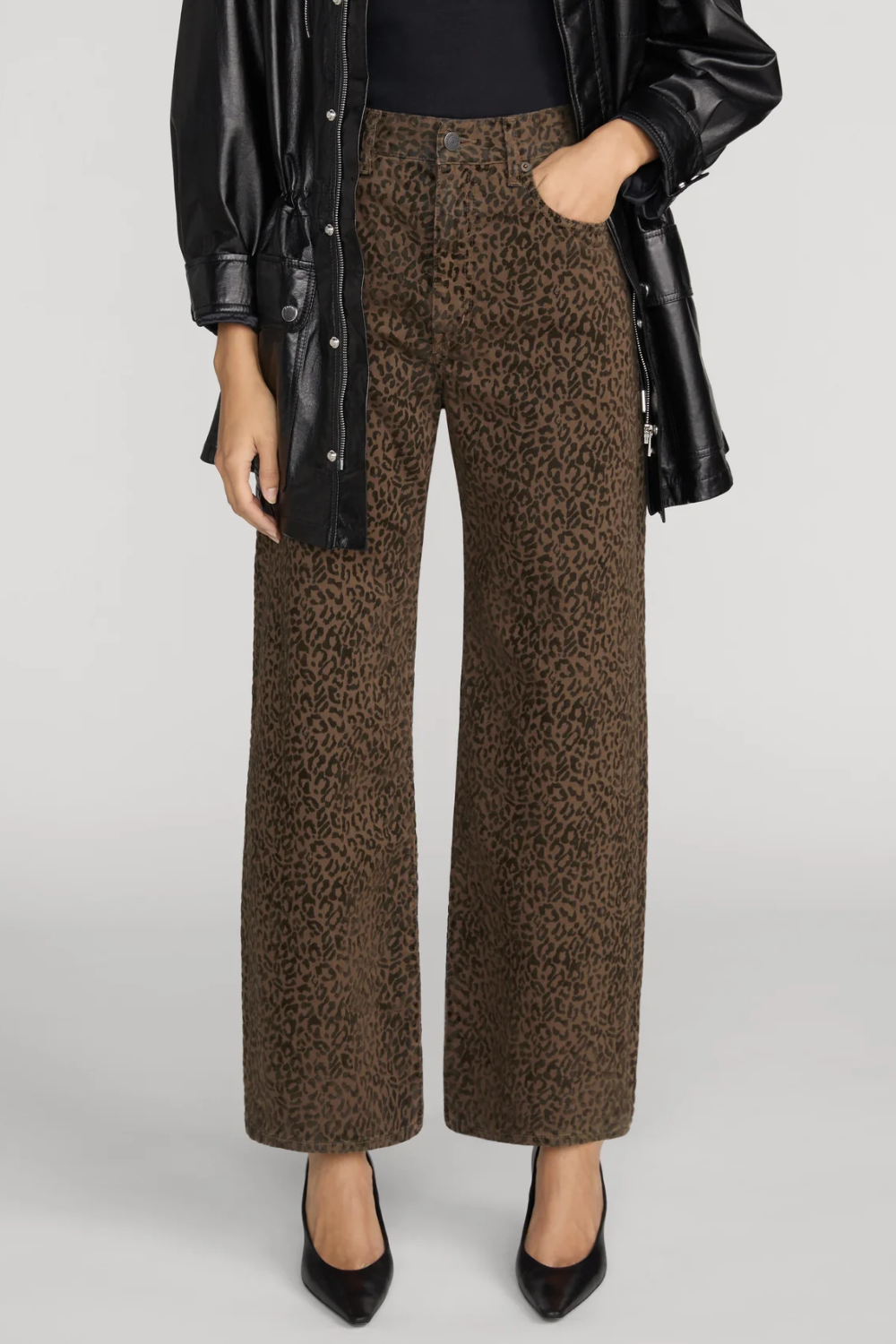 The Bow High Rise Curved Leg Crop Flocked in Sandcat