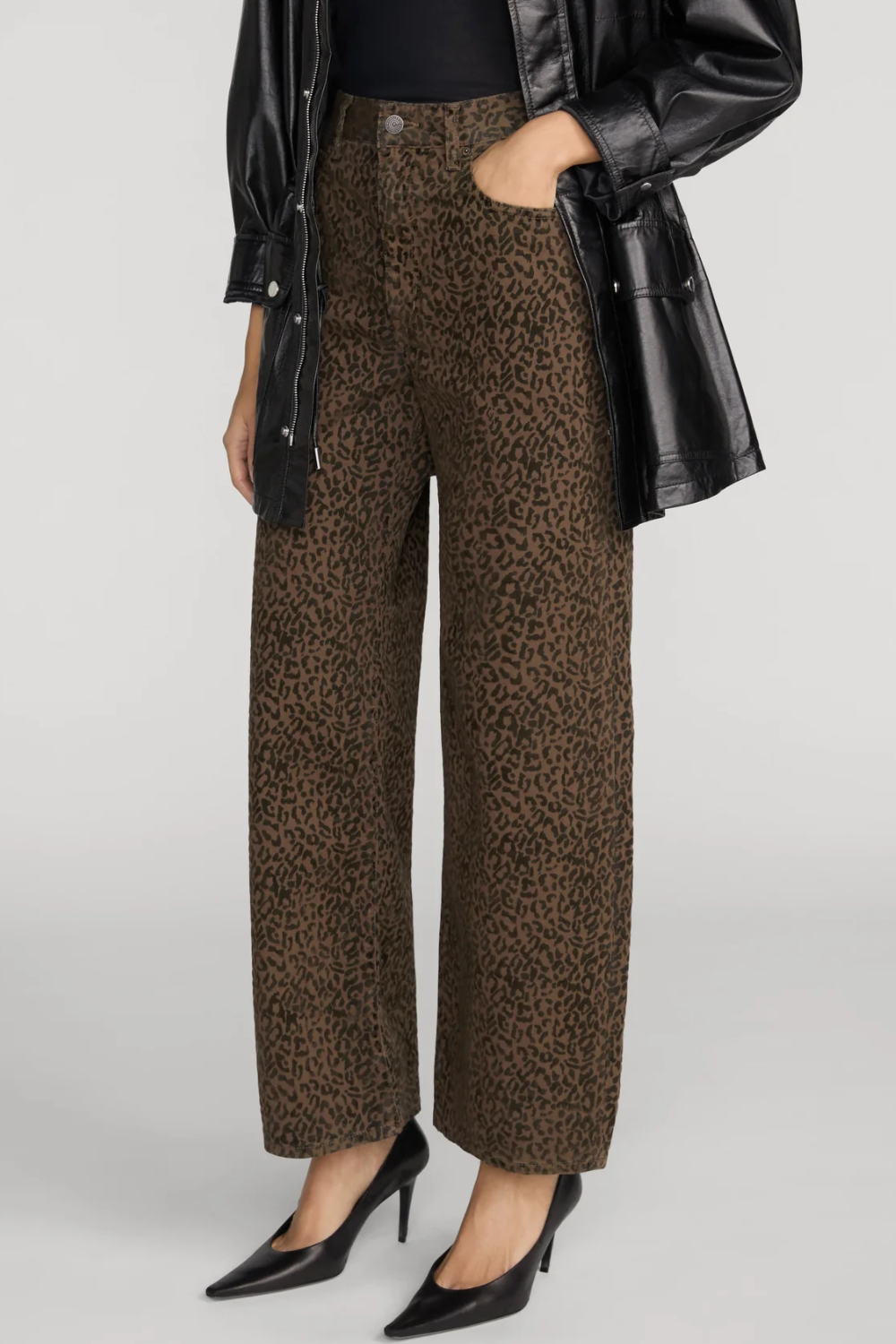 The Bow High Rise Curved Leg Crop Flocked in Sandcat