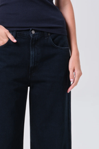 Low Curve Crop Jean in Crushed (Weightless)