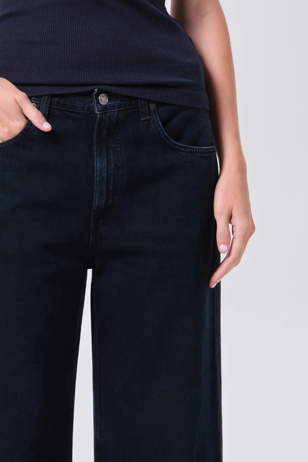 Low Curve Crop Jean in Crushed (Weightless)