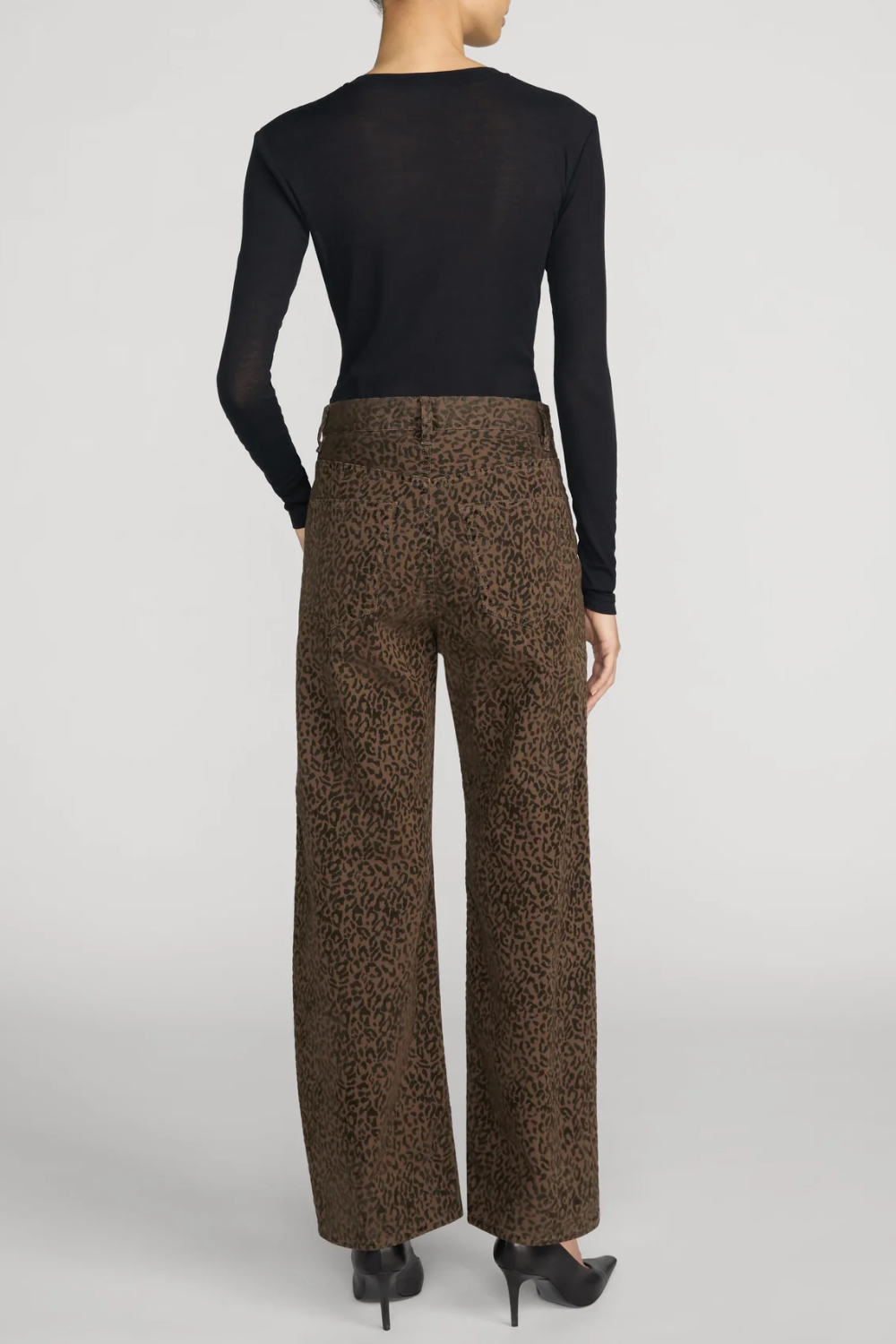 The Bow High Rise Curved Leg Crop Flocked in Sandcat