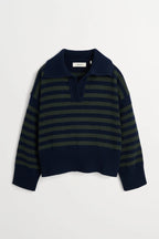 Skall Studio Dean V-Neck Jumper in Navy / Dark Green Stripe