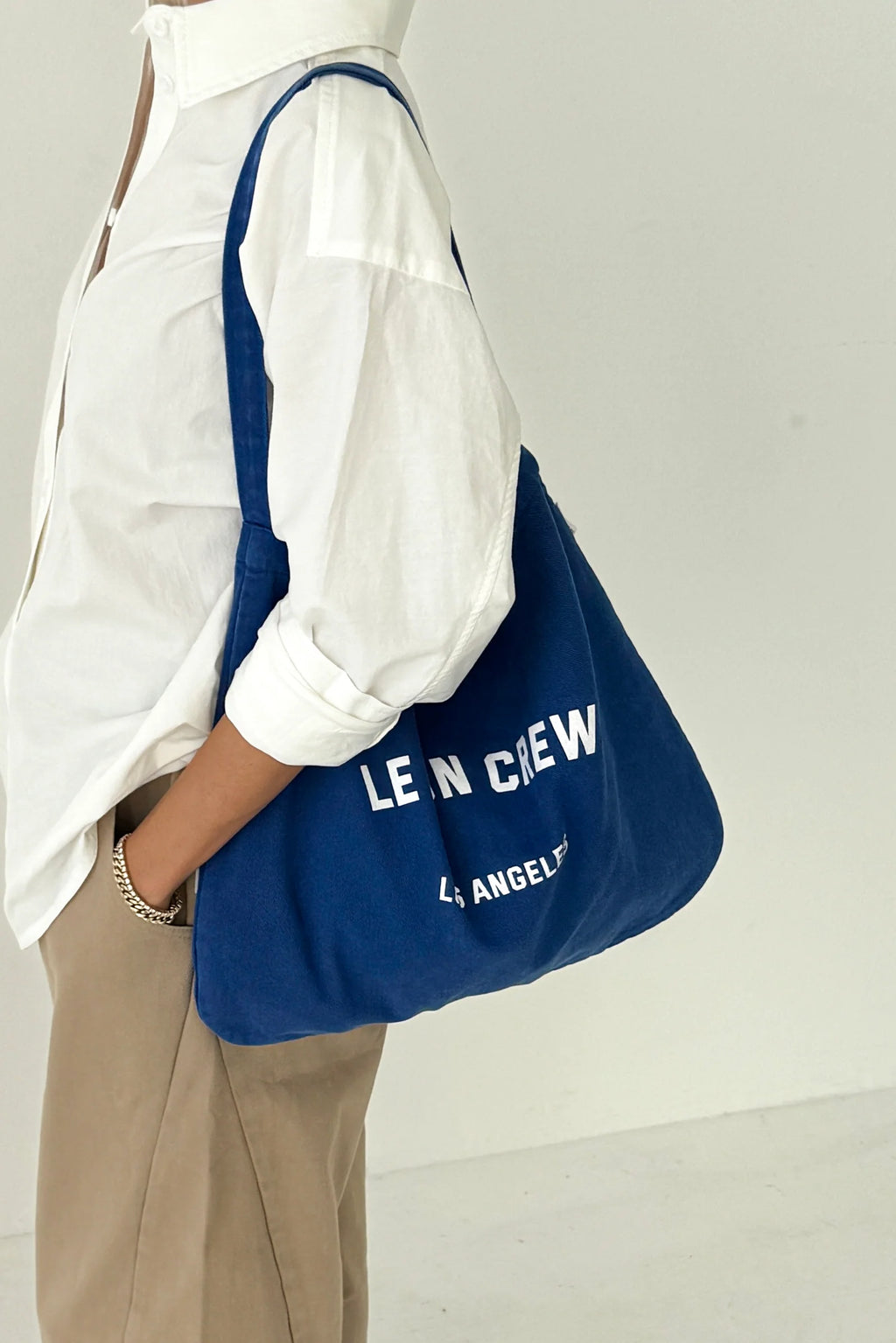 Le Bon Crew Happy Carry Bag in Azure