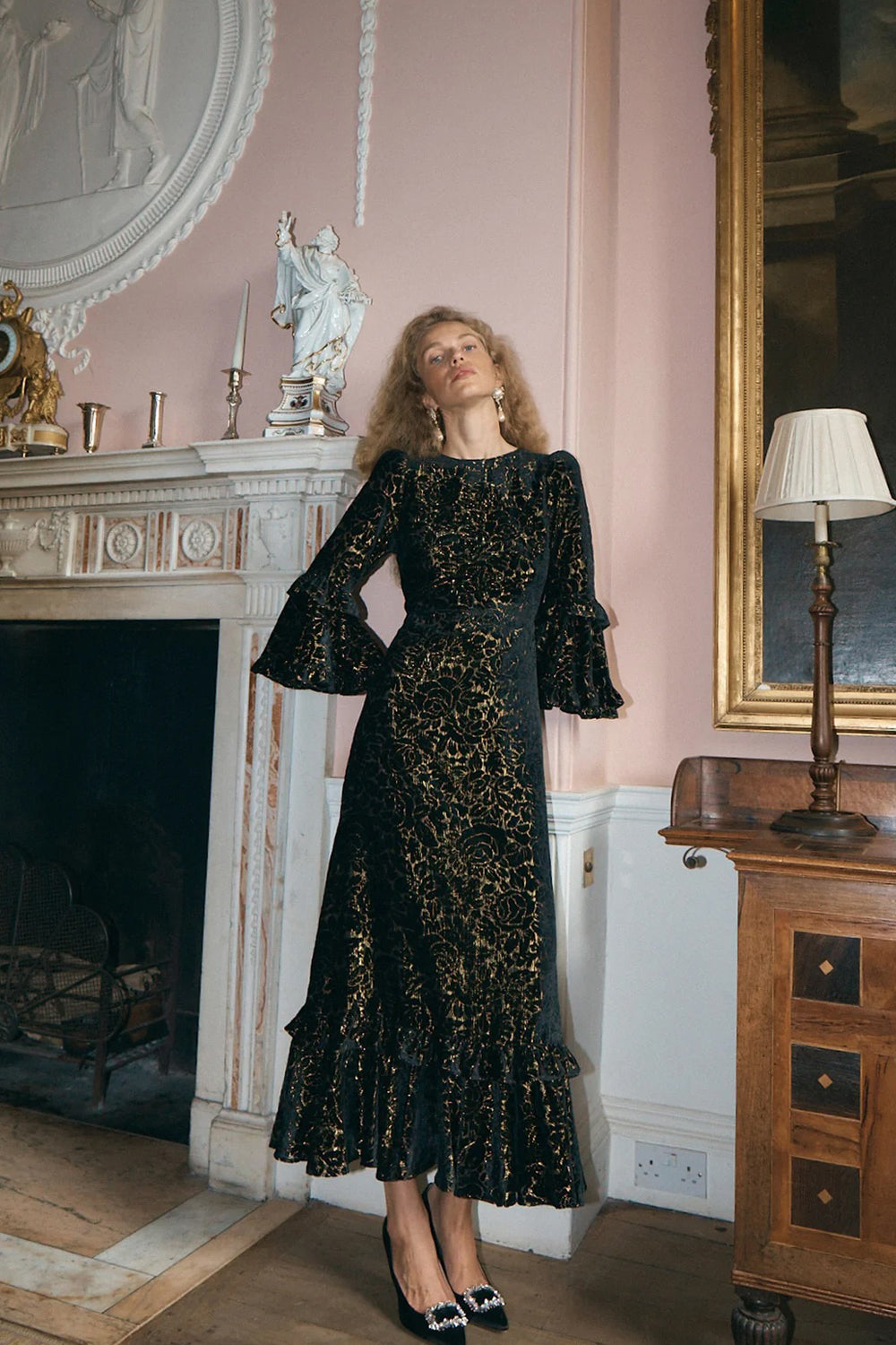 Queens of Archive Chiara Dress in Black / Gold