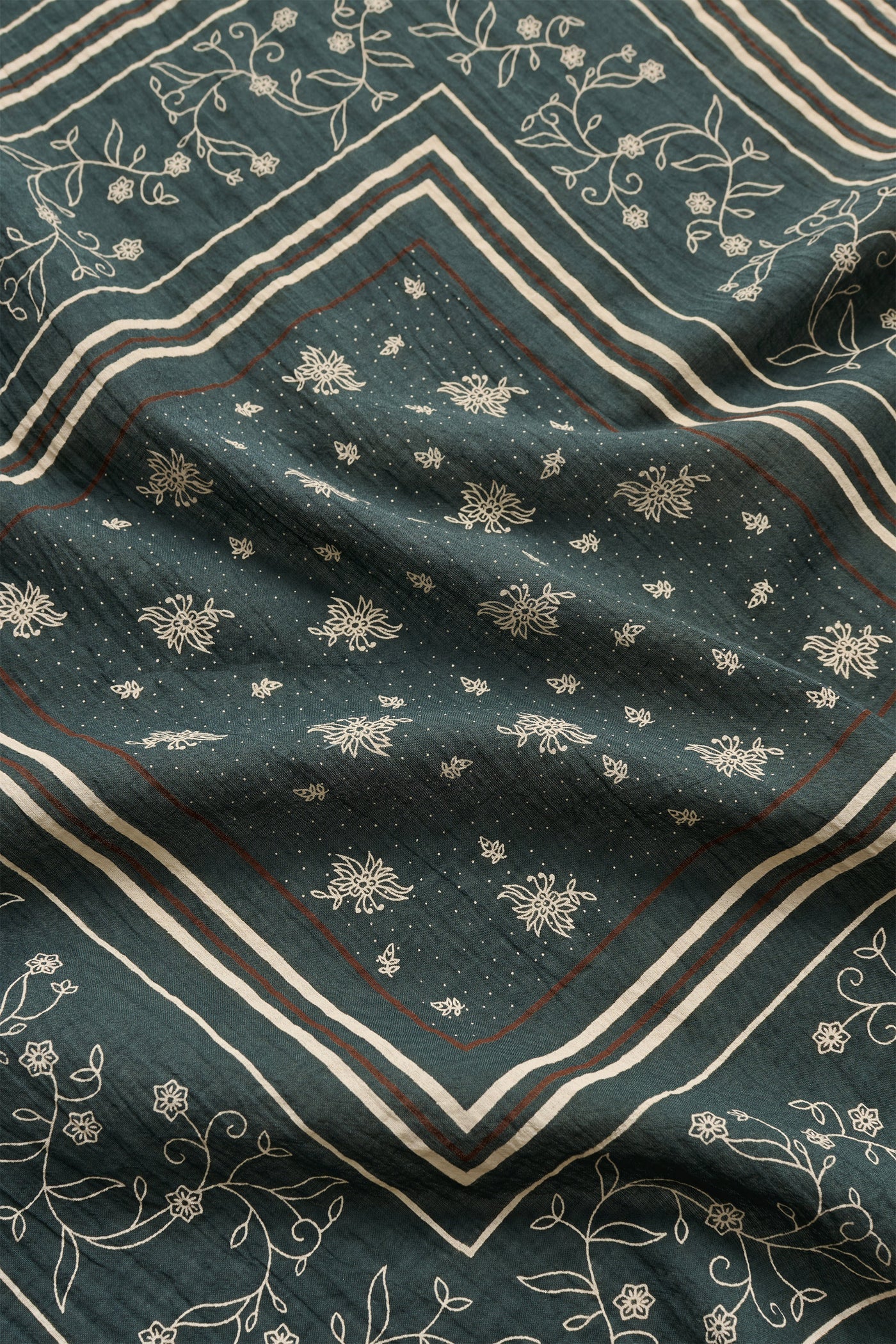 Skall Classic Scarf in Dark Green/Brown