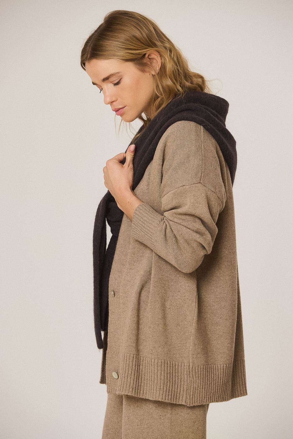 Indi & Cold Knitted Shawl in Chocolate
