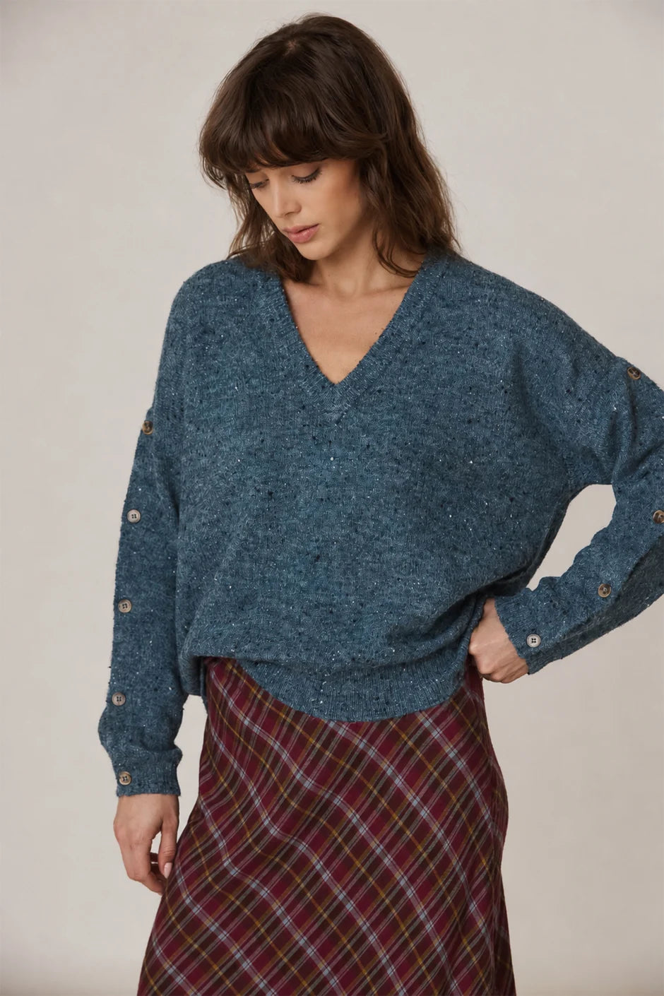 Indi & Cold Buttoned Sleeve V-Neck Neps Sweater in Blue Marl