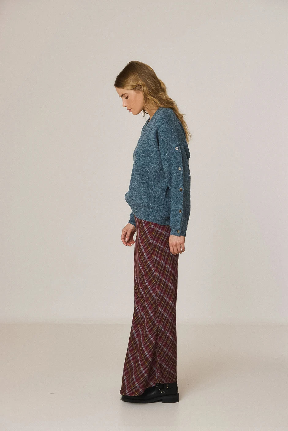 Indi & Cold Buttoned Sleeve V-Neck Neps Sweater in Blue Marl