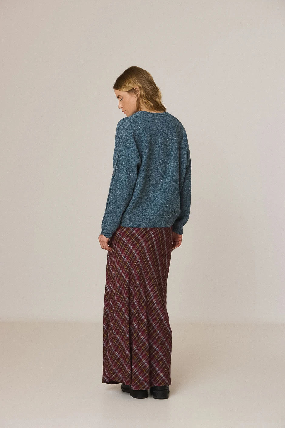 Indi & Cold Buttoned Sleeve V-Neck Neps Sweater in Blue Marl